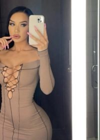 Индивидуалка Милана +7(981)284-95-14 с 4 размером груди предлагает профессиональные секс и интим услуги возле метро Горьковская в городе Санкте-Петербург - фото 1